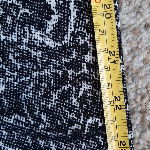 ANN TAYLOR - Rich black and white top for women - Size: S - Picture 15 of 15